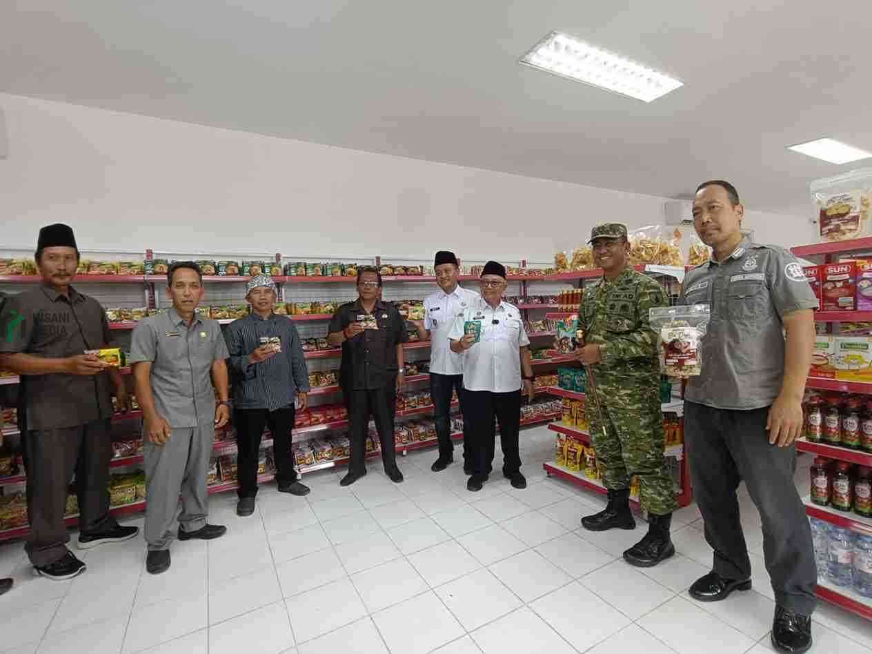Bupati Blitar Rijanto saat Meresmikan KDKMP di Desa Tingal Kecamatan Garum Kabupaten Blitar