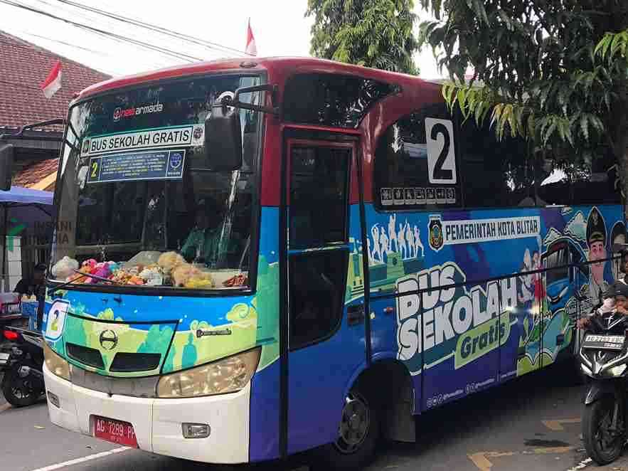Bus Sekolah Kota Blitar