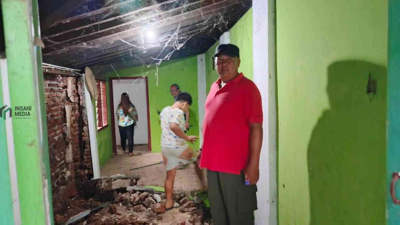 Dinding Rumah Warga Senepo Timur Purworejo Ambrol Diduga Terdampak Pembangunan SPPG, Kuasa Hukum Desak Forkopimda Turun Tangan Dinding Rumah Aristo Pringgo Sutanto Warga Senepo Timur Kutoarjo Purworejo Ambrol Diduga akibat Pembangunan SPPG