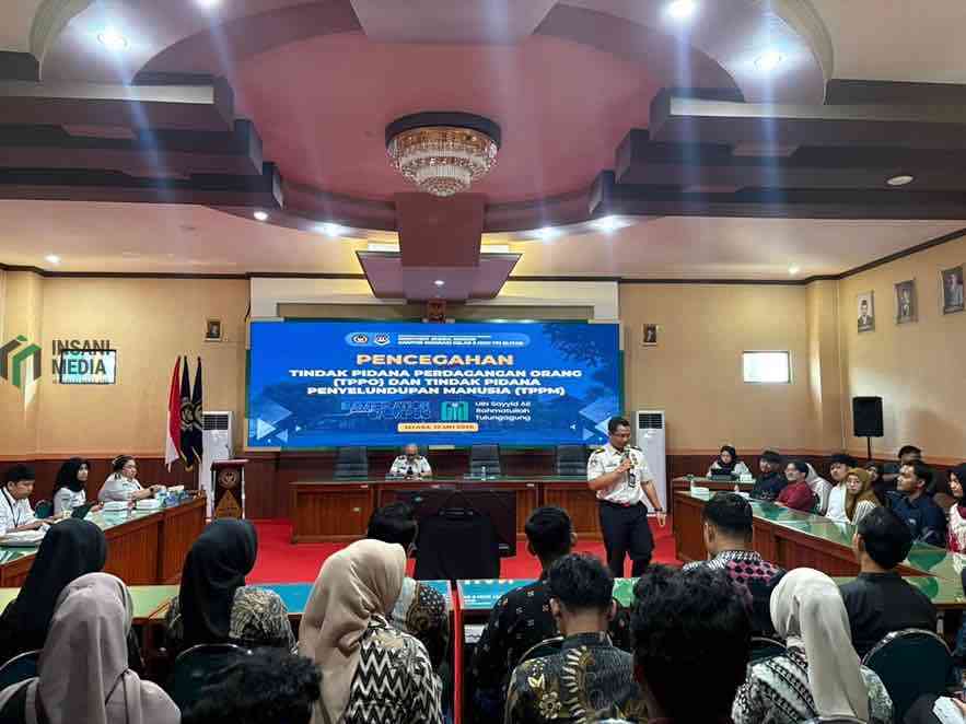 Imigrasi Blitar Sosialisasikan Bahaya TPPO di Kampus UIN SATU Kantor Imigrasi Kelas II Non TPI Blitar Menggelar Sosialisasi Bahaya TPPO di UIN Satu Tulungagung