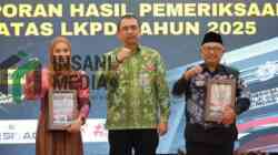 Kepala Perwakilan BPK Provinsi Jawa Timur Yuan Candra Djaisin Bersama Bupati Blitar Rijanto