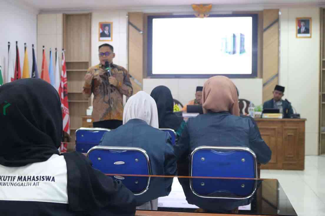 KPU Purworejo Gelar Sosialisasi Pendidikan Pemilih Berkelanjutan bagi Pemilih Pemula Ketua KPU Kabupaten Purworejo Jarot Sarwosambodo