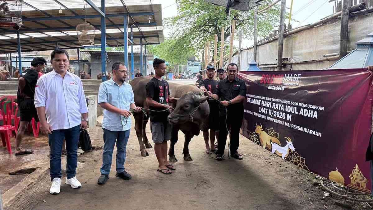 Kornas Bolonemase Kuat HS Pimpin Gerakan Kurban Nasional, Tebar Kepedulian untuk Masyarakat Solo Koordinator Nasional Kornas Bolonemase Indonesia Kuat Hermawan Santoso Kuat HS kegiatan kurban digelar di sejumlah titik di Kota Solo