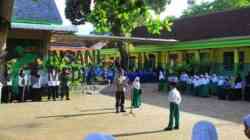 Polisi Blitar Masuk Sekolah Tekankan Anti Bullying