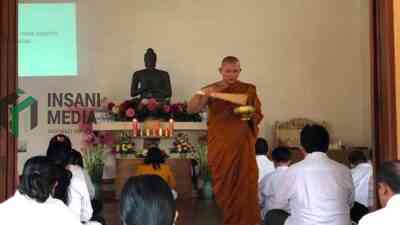 Umat Budha di Blitar Merayakan Hari Raya Waisak