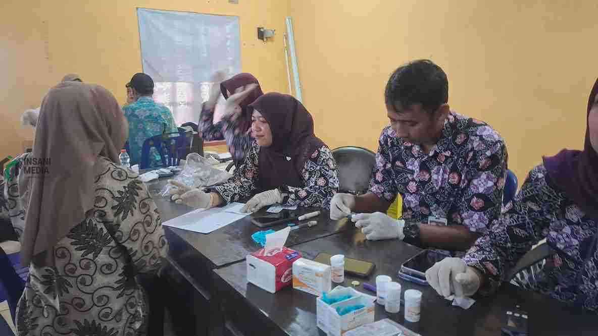 Wabup Purworejo Dion Agasi Setiabudi Menghadiri Pemeriksaan Gratis yang Diselenggerakan DPC PDI Perjuangan Purworejo