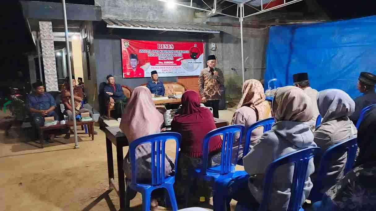 Anggota DPRD Kabupaten Purworejo dari Fraksi PDI Perjuangan Drs. Subeno di Grumbul Tepus Desa Somorejo Kecamatan Bagelen
