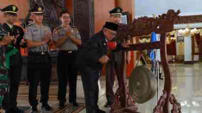 Bupati Blitar Rijanto resmi memulai tahapan Pemilihan Kepala Desa Pilkades Serentak Tahun 2026