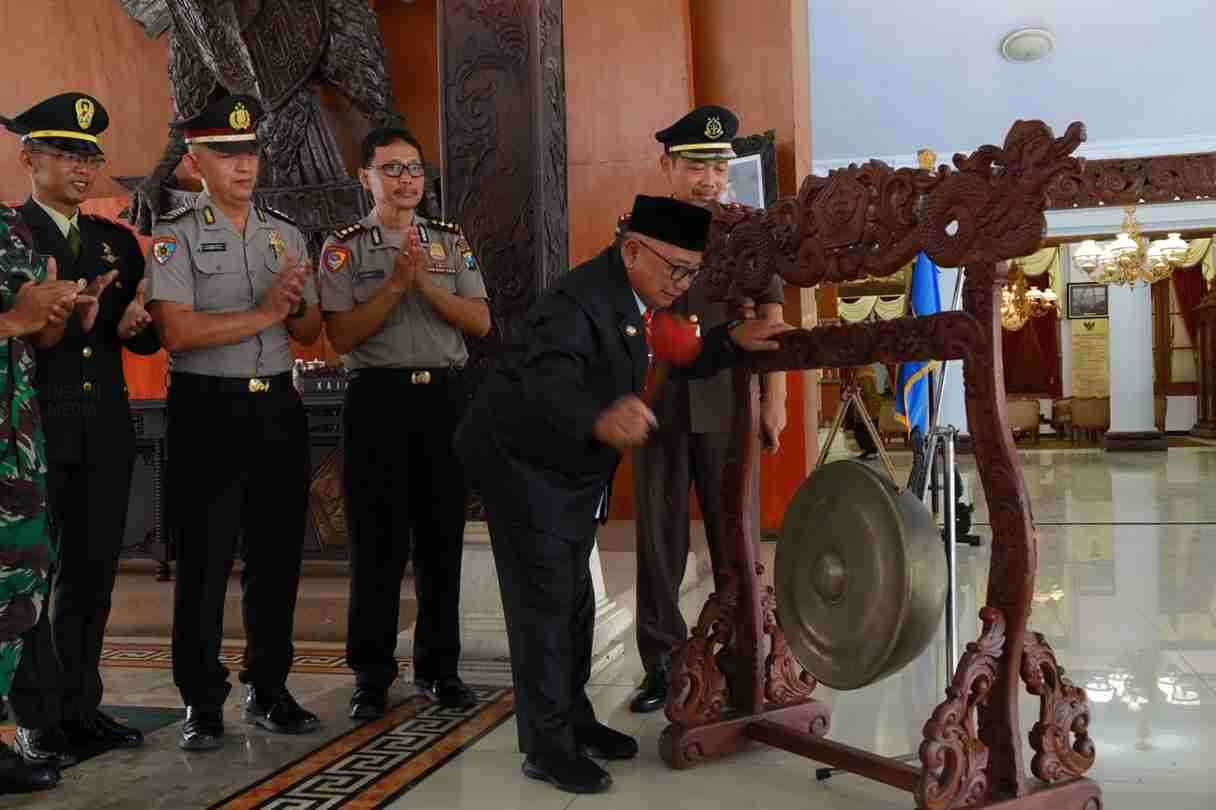 Bupati Blitar Rijanto resmi memulai tahapan Pemilihan Kepala Desa Pilkades Serentak Tahun 2026