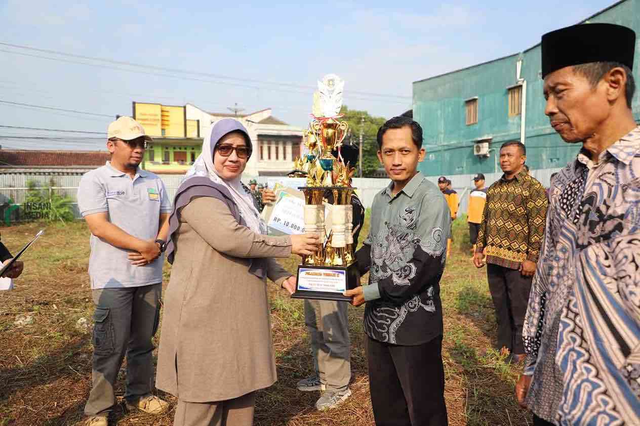 Peringati Hari Lingkungan Hidup Sedunia, Bupati Purworejo Ajak Masyarakat Wujudkan Lingkungan Bersih dan Lestari Bupati Purworejo Yuli Hastuti Pemerintah Kabupaten Purworejo menggelar Apel Peringatan Hari Lingkungan Hidup Sedunia Tahun 2026