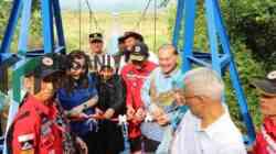 Bupati Purworejo Resmikan Jembatan Gantung Semawung, Permudah Akses Warga untuk Tingkatkan Ekonomi Bupati Purworejo Yuli Hastuti meresmikan Jembatan Gantung Sungai Semawung yang menghubungkan Desa Semawung dengan Dusun Sucen