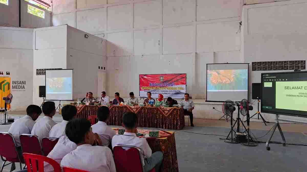 DPRD Purworejo Edukasi Pelajar Melek Politik Demokrasi dalam Sosialisasi Literasi Politik DPRD Purworejo Ajak Pelajar Melek Politik dan Demokrasi dalam Sosiaisasi Literasi Poltik dan Demokrasi di SMAN 3 Purworejo