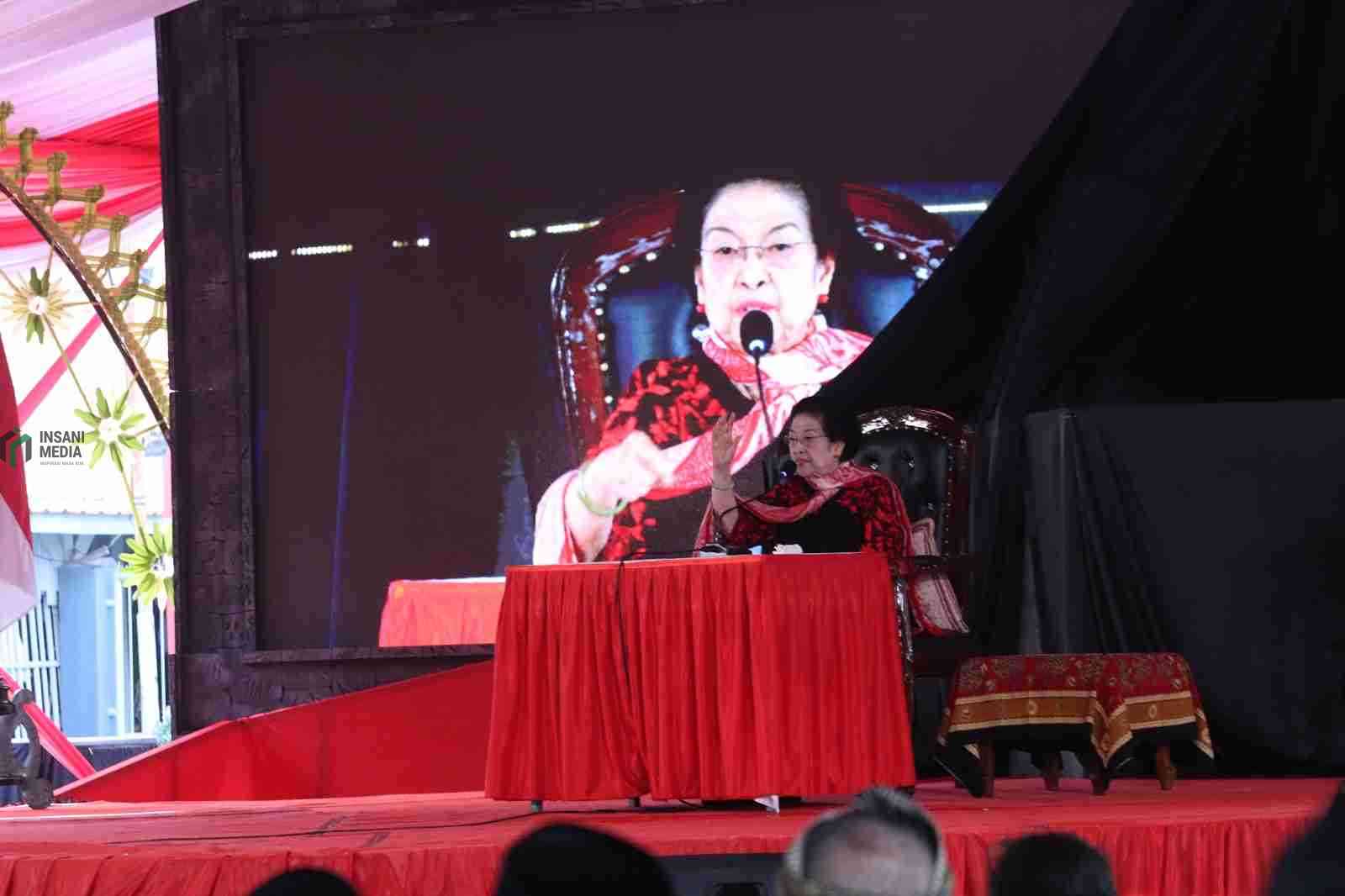 Ketua Umum PDI Perjuangan Megawati Soekarno Putri saat Meresmikan Patung Bung Karno di Istana Gebang