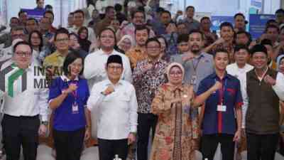 Menko PM Abdul Muhaimin Iskandar membuka Kebumen Job Fair dan Pekerja Migran Indonesia PMI Expo 2026 di Gedung Pertemuan Sekretariat Daerah Setda Kebumen