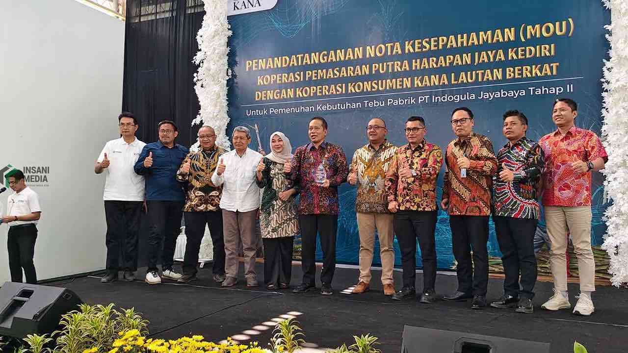 Menkop Ferry Juliantono Saksikan Kerjasama Koppem Raharja dan Koppem Kana Gandeng Petani Tebu Pasok Indogula Menkop Ferry Juliantono Saksikan Kerjasama Koppem Raharja dan Koppem Kana Gandeng Petani Tebu Pasok Indogula