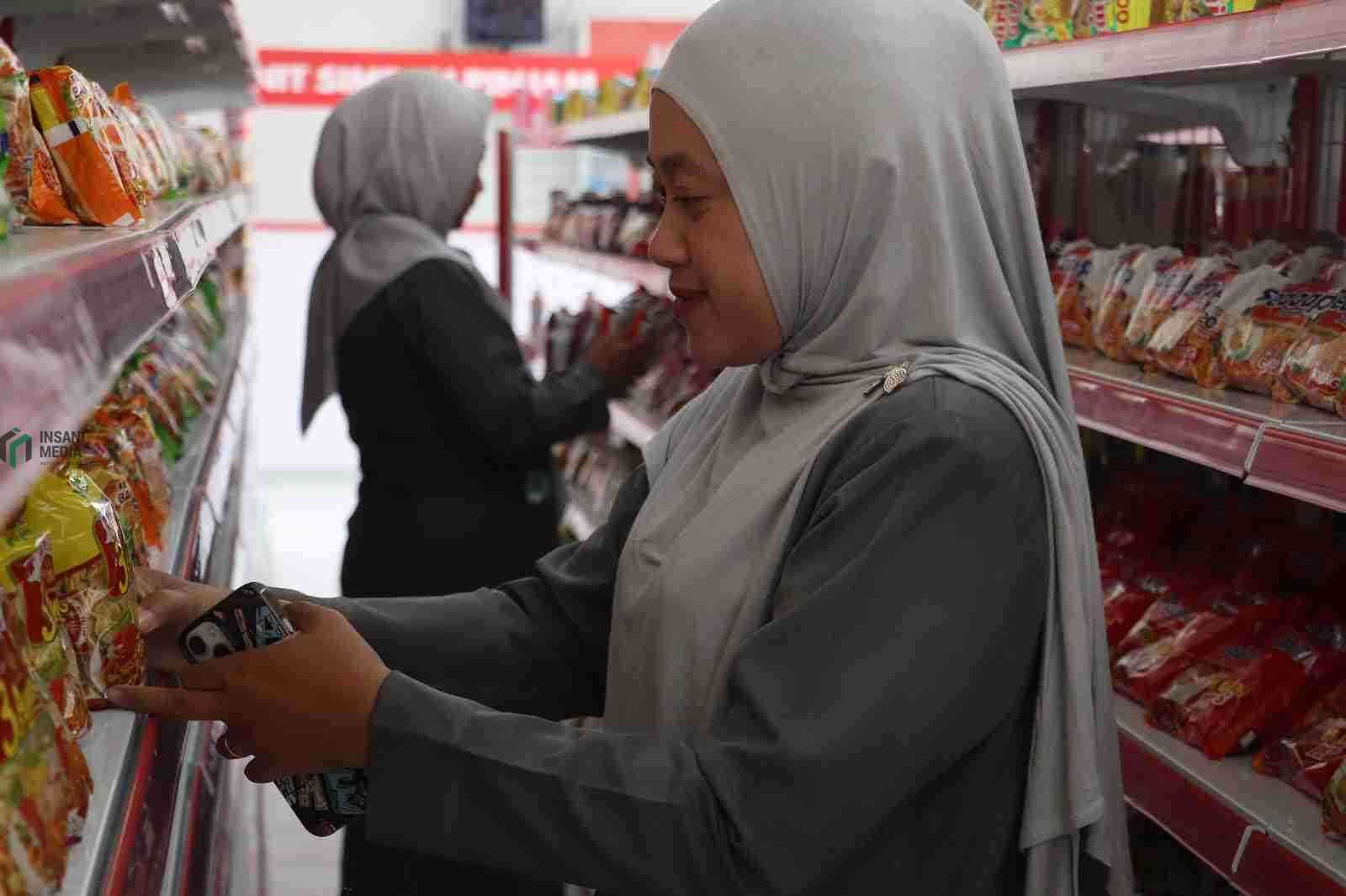 KDMP Desa Pasirharjo, Blitar Resmi Dibuka, Masih Memerlukan Evaluasi dan Pendataan Produk Petugas KDMP Pasirharjo Kecamatan Talun Kabupaten Blitar Melakukan Pendataan Produk
