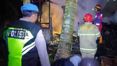Lupa Tinggalkan Tungku Menyala, Dapur Rumah di Kuwarasan Kebumen Terbakar