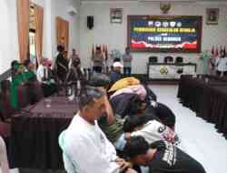 Digagalkan Polisi, 20 Remaja Hendak Tawuran Menangis dan Sujud Minta Maaf kepada Orang Tua