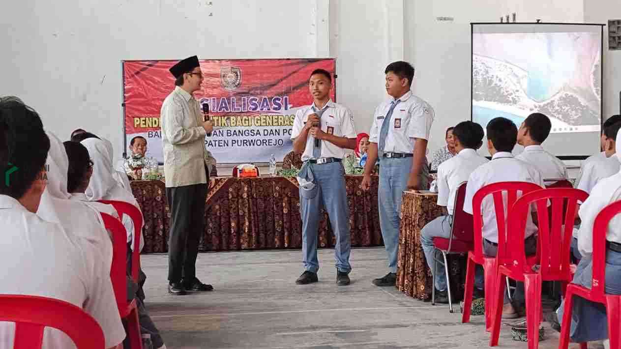 Wabup Purworejo Dion Agasi Setiabudi ajak Pelajar SMA Negeri 3 Purworejo Melek Politik