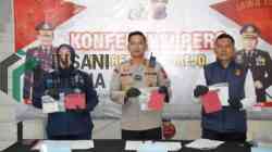 Wakapolres Purworejo Kompol Nana Edi Sugito saat Menunjukkan Barang Bukti Hasil Pencurian Sepeda Motor