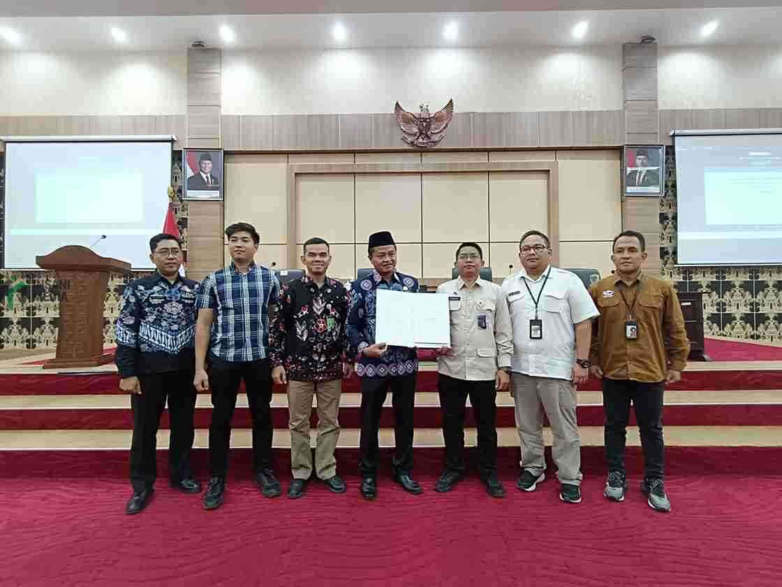 Wakil Bupati Blitar Beky Herdihansah dan Fasilitasi Kesepakatan Harga Sejumlah Peternak Ayam Petelur Masuk ke SPPG