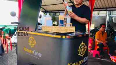 Hadapi Persaingan, Ahrian Andalkan Gerobak Kopi Keliling