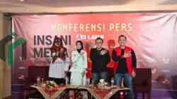 Ari Lasso Kenang Konser di Tepi Sungai Brantas Saat Meriahkan Hari Jadi Kota Kediri Ari Lasso Bersama Wali Kota Kediri Vinanda