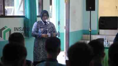 Bupati Purworejo Yuli Hastuti Berikan Pendidikan Politik bagi Generasi Muda di SMA Negeri 10 Purworejo Kecamatan Pituruh