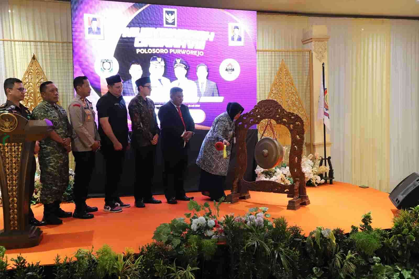 Bupati Purworejo Yuli Hastuti Ajak Kepala Desa Perkuat Sinergi di Musda VIII Polosoro Bupati Purworejo Yuli Hastuti Membuka Musda VIII POLOSORO Purworejo