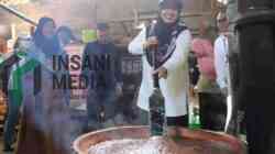 Bupati Purworejo Yuli Hastuti Mengaduk Jenang Potensi Kuliner Kecamatan Bener dalam Explore Bener Super