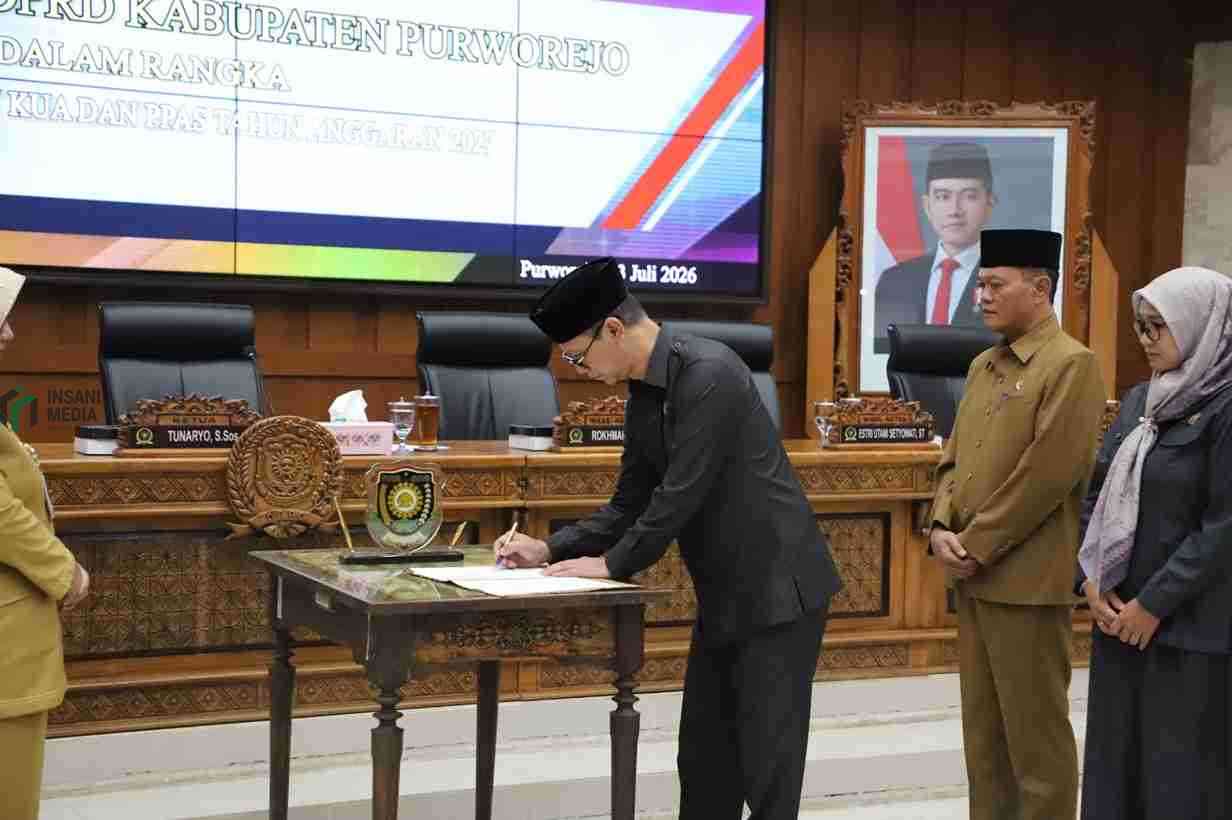 Bupati Purworejo Yuli Hastuti Menghadiri Rapat Paripurna DPRD