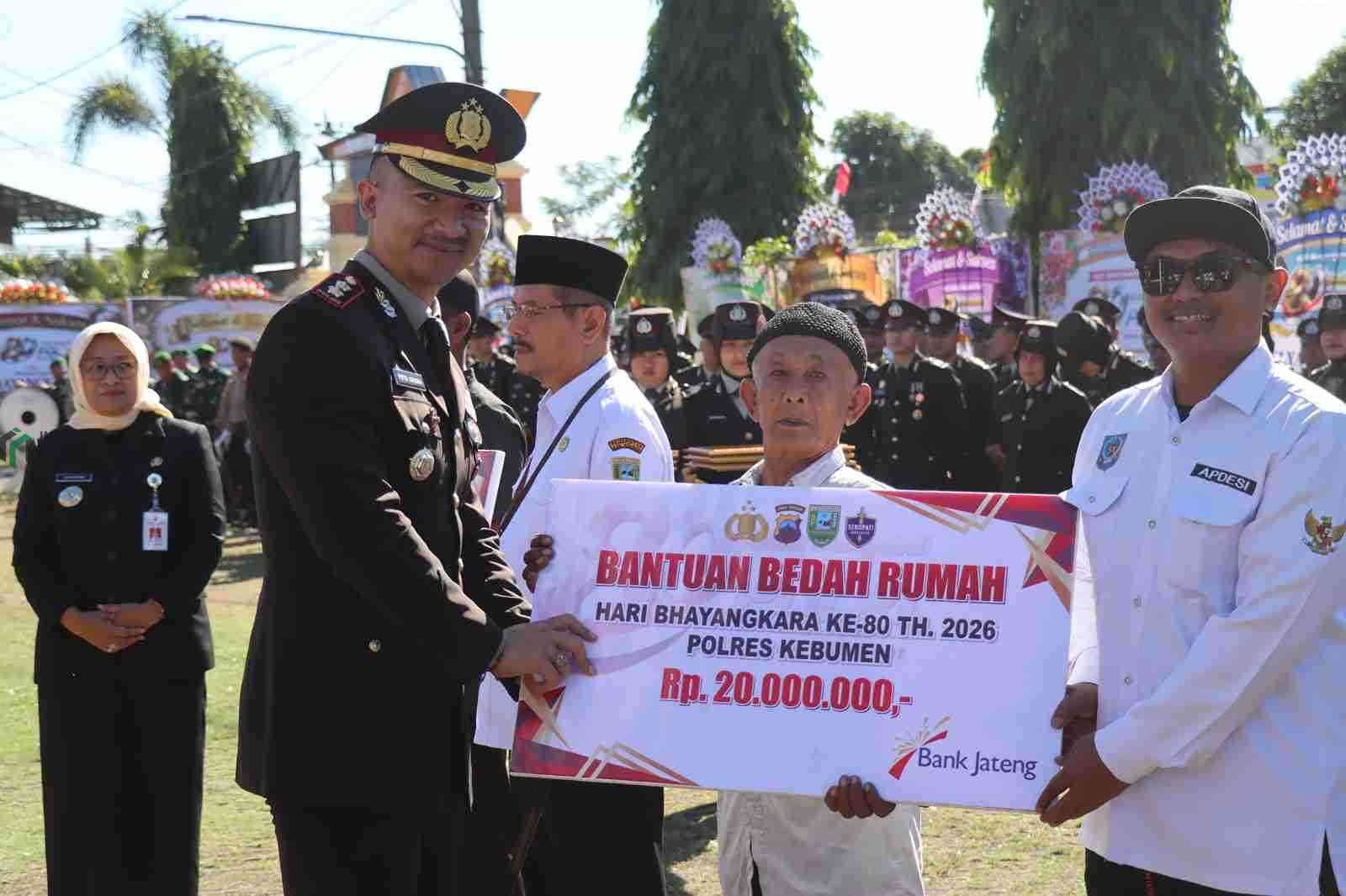 Hari Bhayangkaran ke 80 Polres Kebumen Gelar Bedah Rumah Tidak Layak Huni