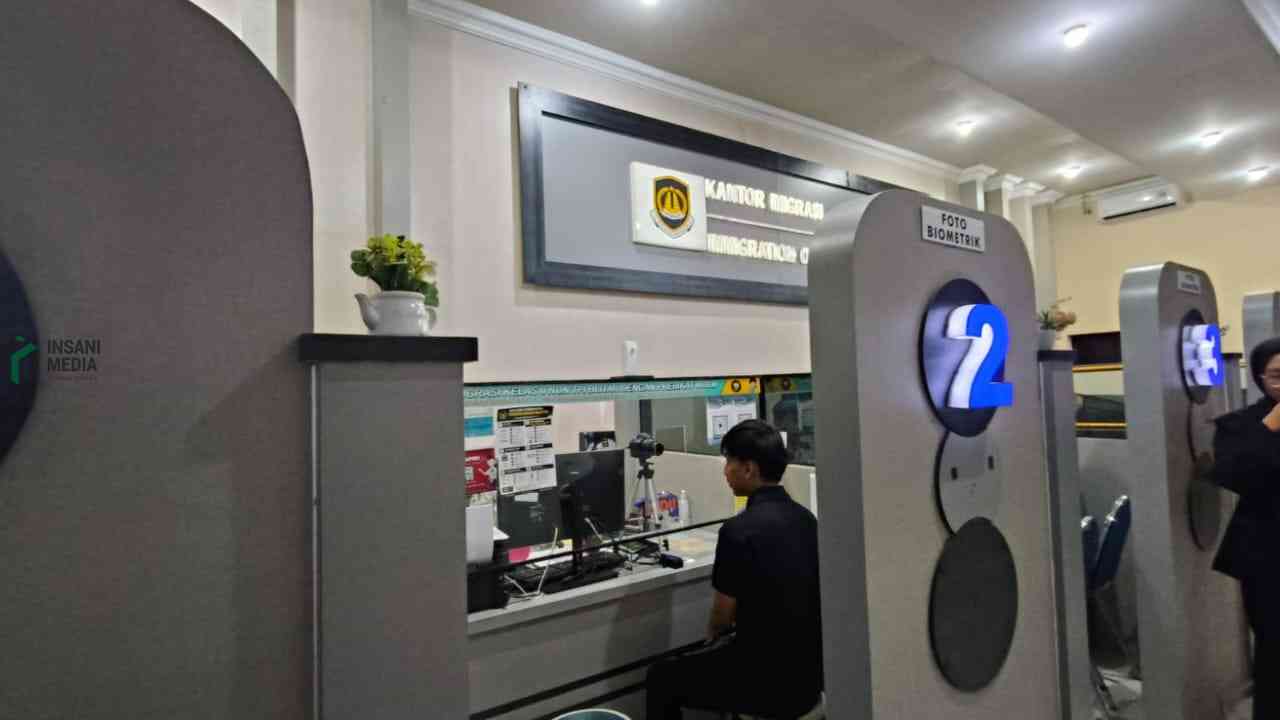 Imigrasi Blitar Naikkan Kuota Paspor Jadi 210 Pemohon per Hari Kantor Imigrasi Kelas II Non TPI Blitar Melayani Pembuatan Paspor para Pemohon