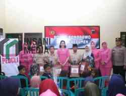Polres Kebumen Salurkan Bantuan Sekolah untuk 15 Pelajar Kurang Mampu