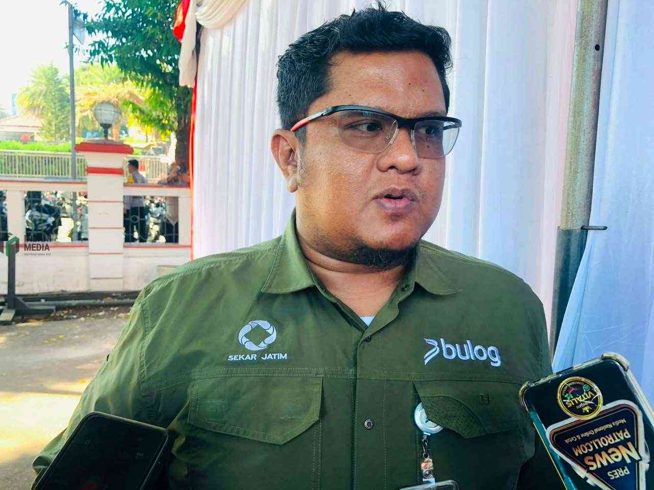Kepala Perum Bulog Kantor Cabang Tulungagung Yonas Haryadi Kurniawan