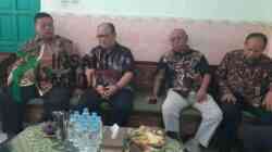 Ketua Komisi IV DPRD Kabupaten Kediri Dodi Purwanto Kunjungi salah satu sekolah yang para muridnya terdampak diduga keracunan MBG