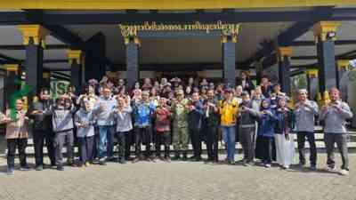 Mahasiswa STIKOSA AWS Jalankan Tri Dharma Perguruan Tinggi dengan KKN di Kantor Kecamatan Tosari Kabupaten Pasuruan.