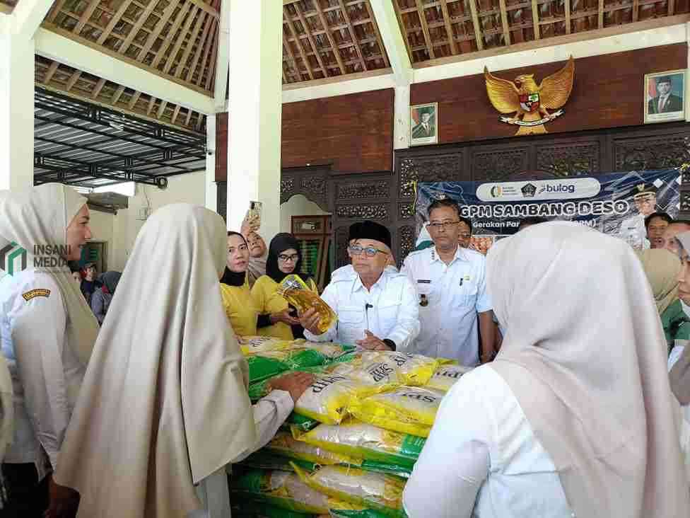 Pemerintah Kabupaten Blitar menggelar Gerakan Pangan Murah GPM Sambang Deso di Kantor Desa Tembalang Kecamatan Wlingi Rabu 2272026