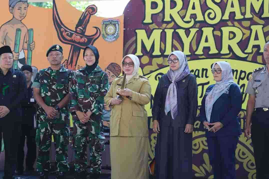 Pemkab Purworejo Menggelar Pameran Museum Temporer Prasama Miyara 2di Kompleks Museum Tosan Aji Lapangan Tenis Indoor dan Pendopo Kabupaten Purworejo