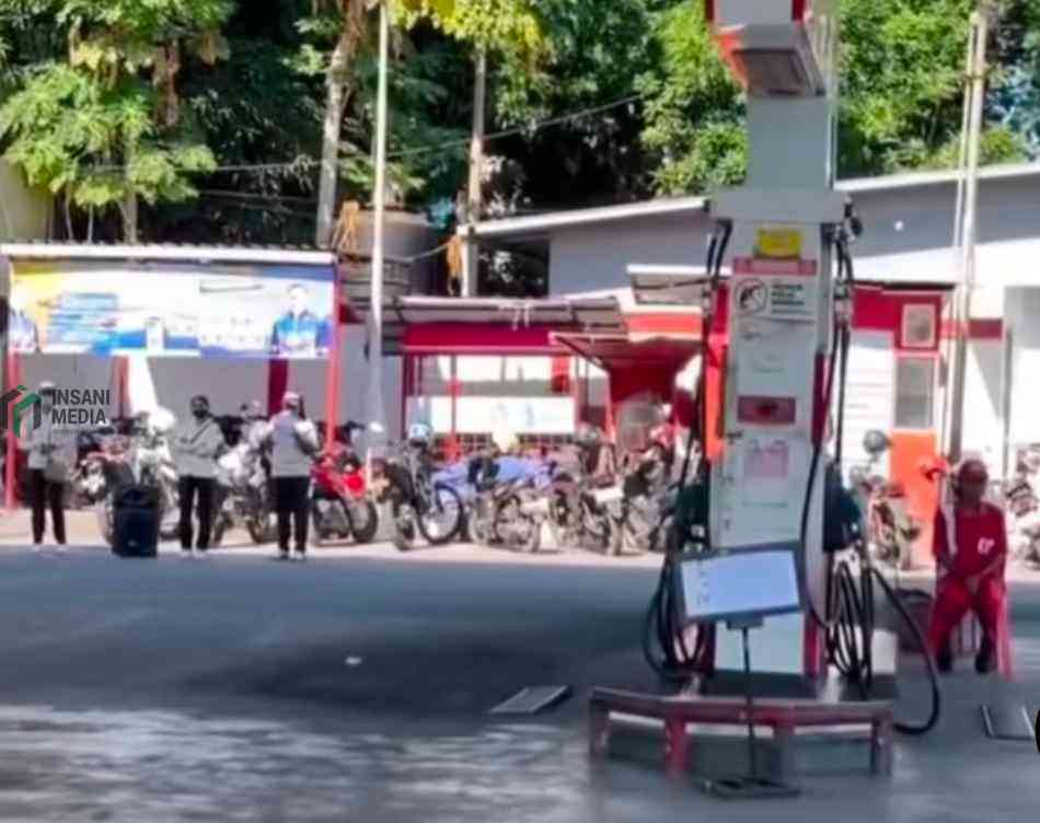 Pengisian BBM Bersubsidi di Blitar