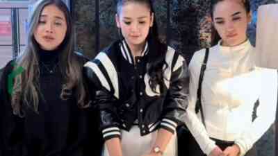 Penyanyi Icha Cellow dan Mala Agatha