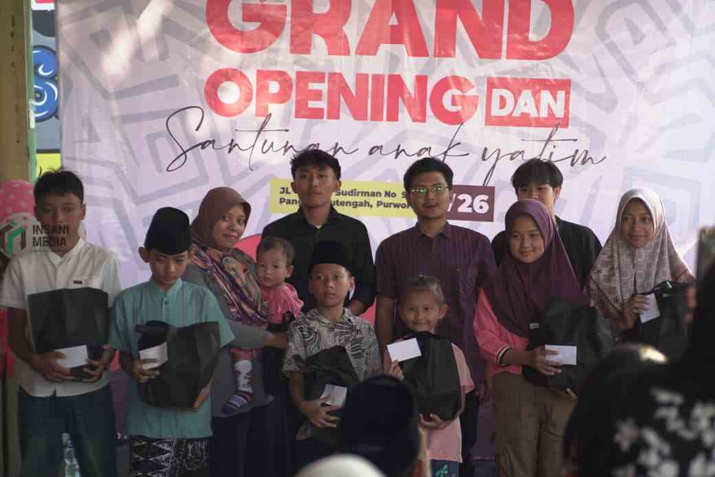 Grand Opening Undersky Diawali Santunan Anak Yatim di Purworejo Percetakan Kaos dan Sablon Undersky mengawali operasional usahanya dengan menggelar santunan kepada anak yatim saat grand opening di Kabupaten Purworejo