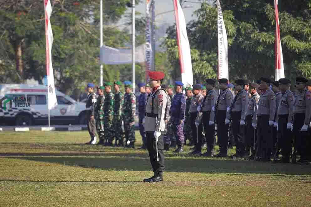 Polres Blitar Gelar Upacara Hari Bhayangkara 80 di Alun Alun Kanigoro