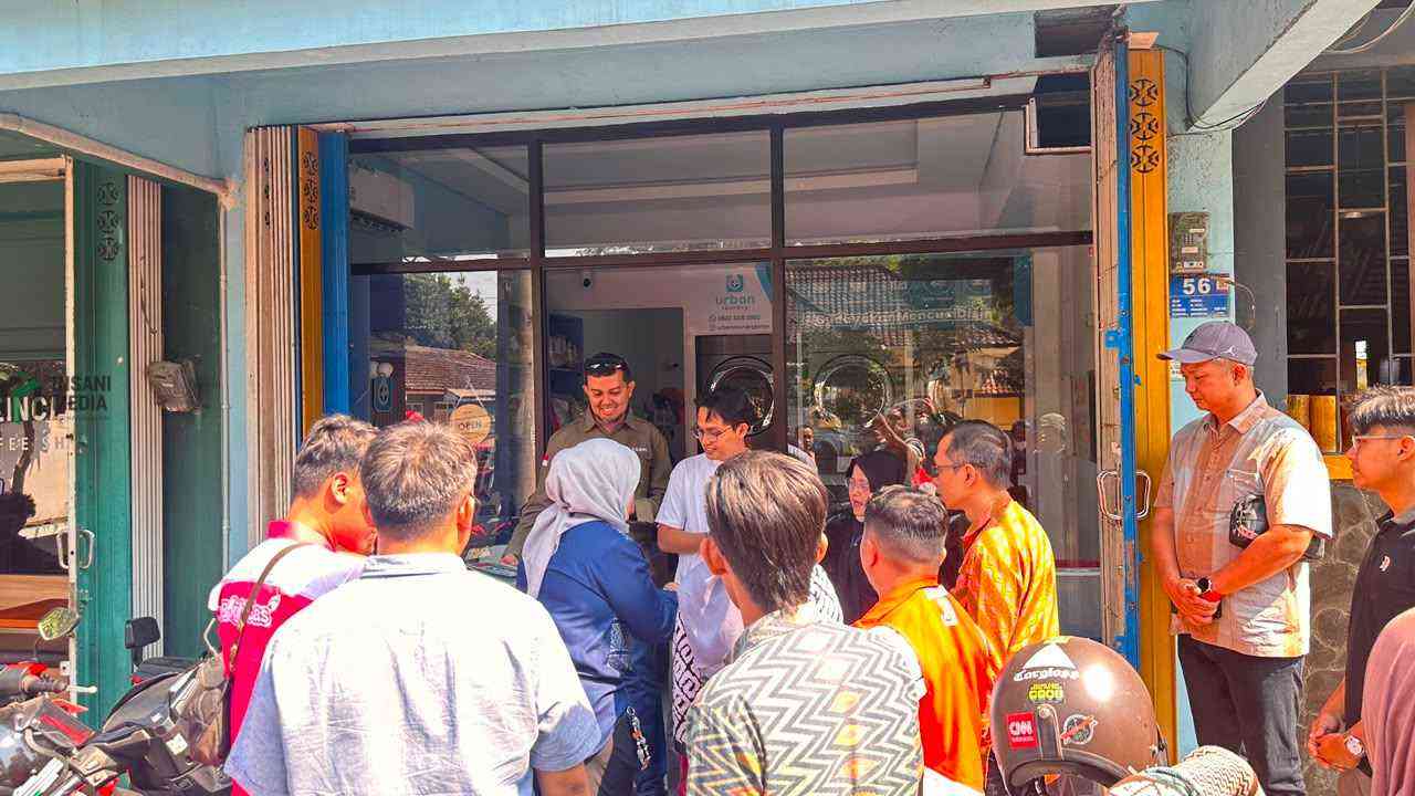 Didatangi Tim Monev, Pelaku Laundry di Kota Blitar Beralih ke LPG Nonsubsidi Tim Monev Tinjau Pelaku Usaha Loundry di Kota Blitar Minta Pelaku Usaha Loundry Beralih ke Gas LPG Nonsubsidi
