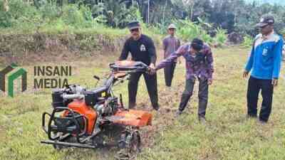 UMNU Kebumen Latih Petani Gunakan Cultivator dan Terapkan Sistem Mina Padi
