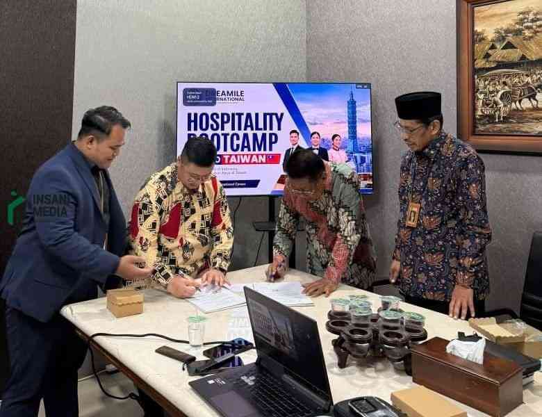 Unisba Blitar MoU dengan Reamile International untuk Magang di Luar Negeri