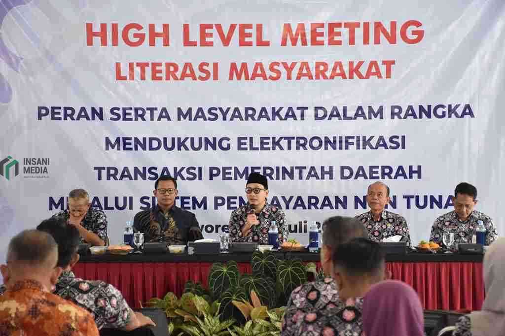 Pemkab Purworejo Perkuat Transaksi Non-Tunai Lewat Literasi Digital Wakil Bupati Kabupaten Purworejo Dion Agasi Setiabudi Bersama BPKPAD Purworejo Menggelar Literasi Digital untuk Memperkuat Transaksi Non Tunai