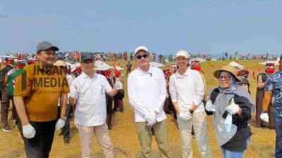 Wakil Ketua DPRD Purworejo Rokhman Mengapresiasi Festival Layang Layang Internasional di Pantai Ketawang Desa Ketawangrejo Kecamatan Grabag Purworejo