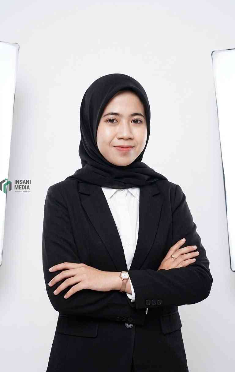 Ainurrohmah S.E Pengamat Ekonomi dan Finansial 2