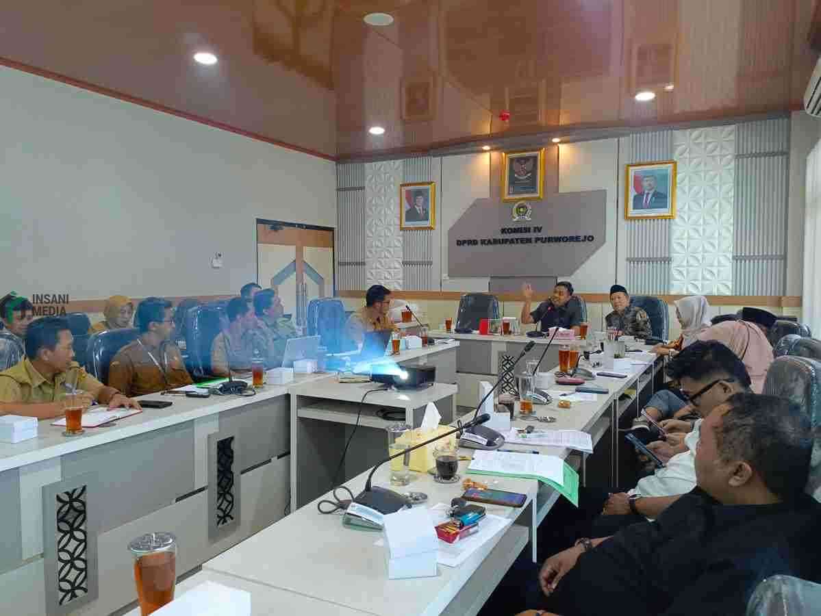 Komisi II DPRD Purworejo Minta OPD Prioritaskan Program Mendesak Meski Anggaran Dipangkas Anggota Komisi II DPRD Kabupaten Purworejo Rapat dengan OPD Terkait